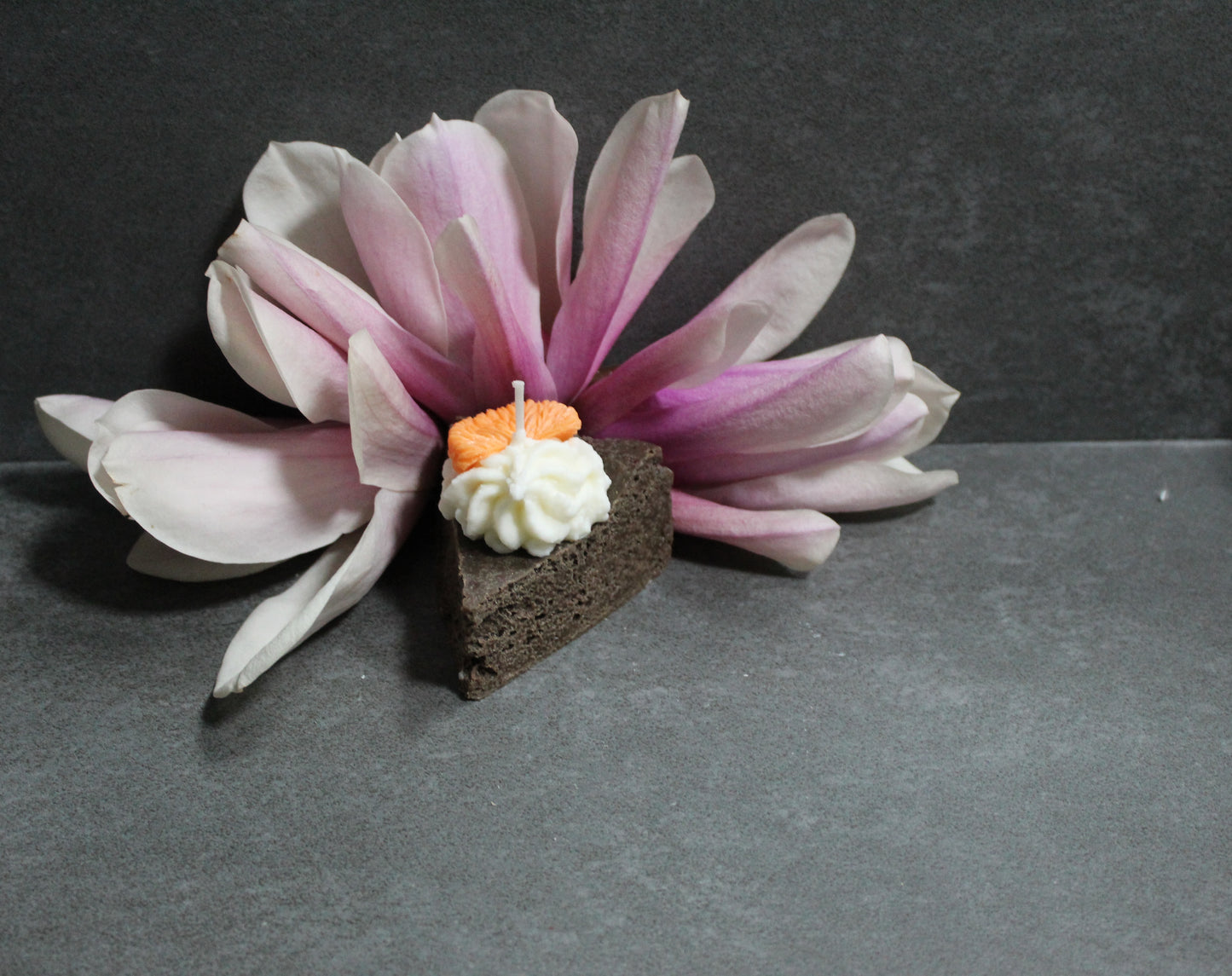 Kwart of chocolade kaars taartpunt.